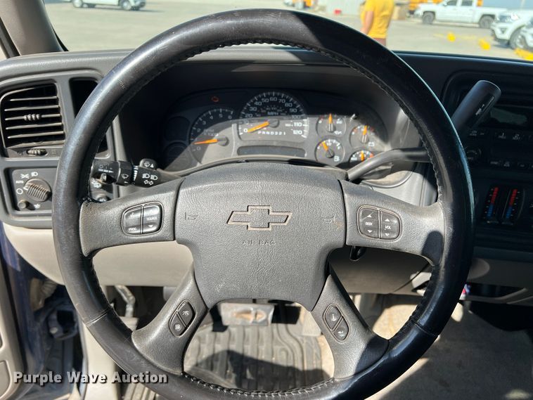 image for item LI9351 2006 Chevrolet Suburban  SUV