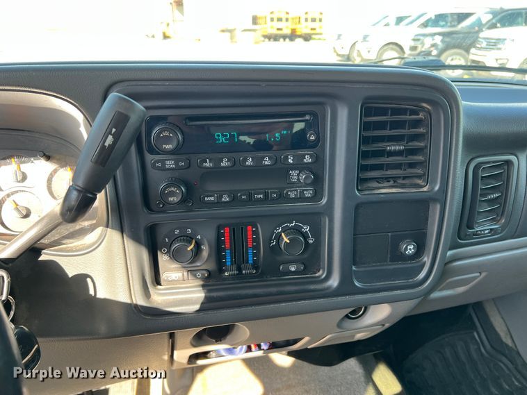 image for item LI9351 2006 Chevrolet Suburban  SUV