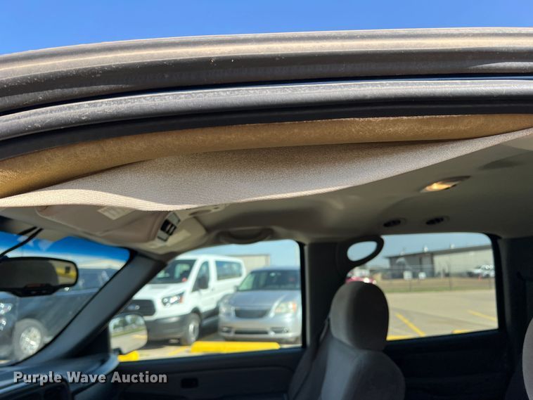 image for item LI9351 2006 Chevrolet Suburban  SUV