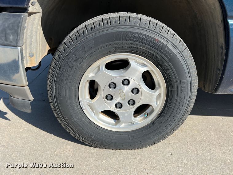 image for item LI9351 2006 Chevrolet Suburban  SUV