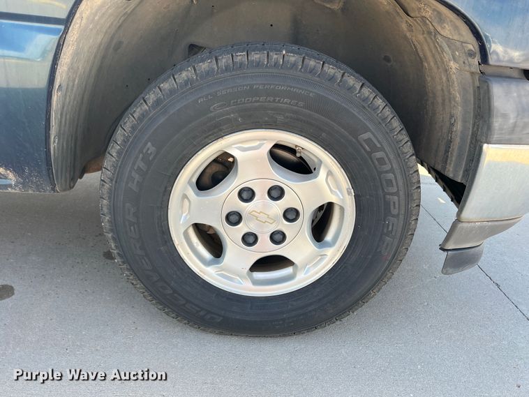 image for item LI9351 2006 Chevrolet Suburban  SUV