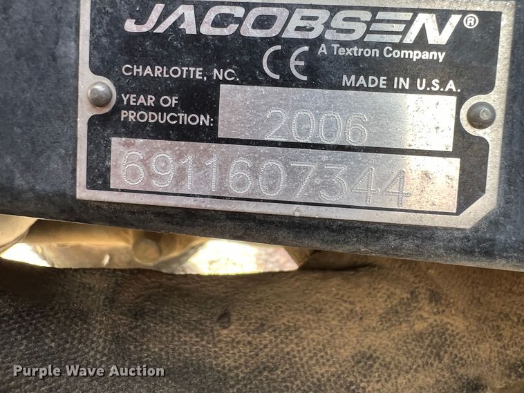 image for item LI9354 2006 Jacobsen HR-5111  lawn mower