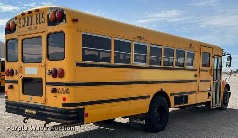 image for item LI9355 1999 International 3800  school bus