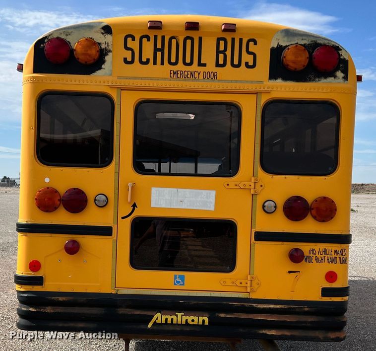 image for item LI9355 1999 International 3800  school bus