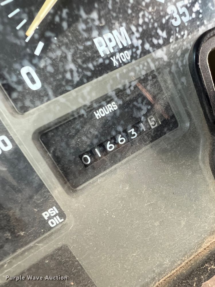 image for item LI9355 1999 International 3800  school bus