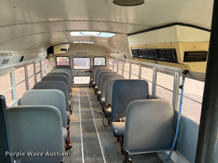 image for item LI9355 1999 International 3800  school bus