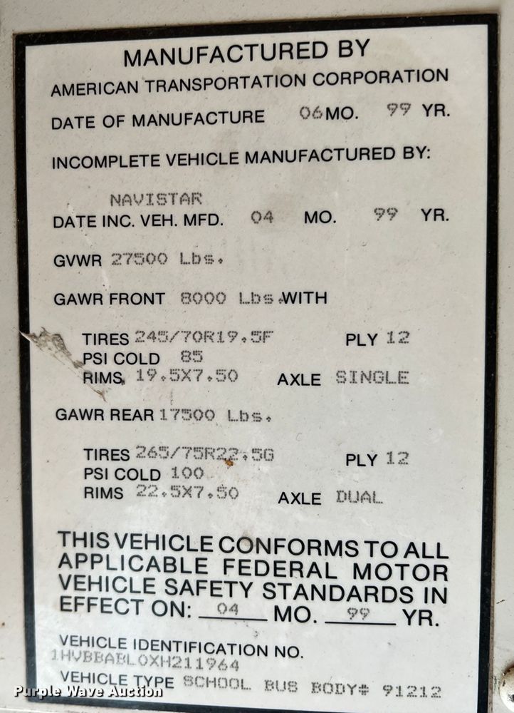 image for item LI9355 1999 International 3800  school bus