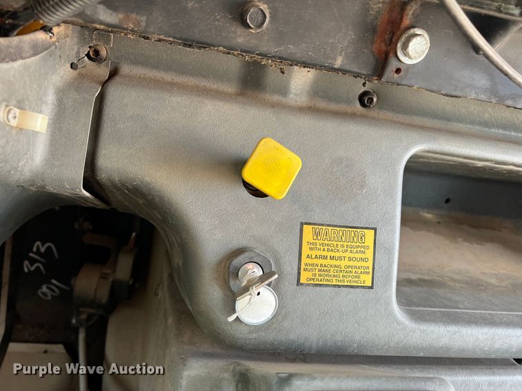 image for item LI9356 2001 Thomas  school bus