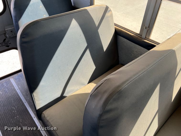 image for item LI9356 2001 Thomas  school bus