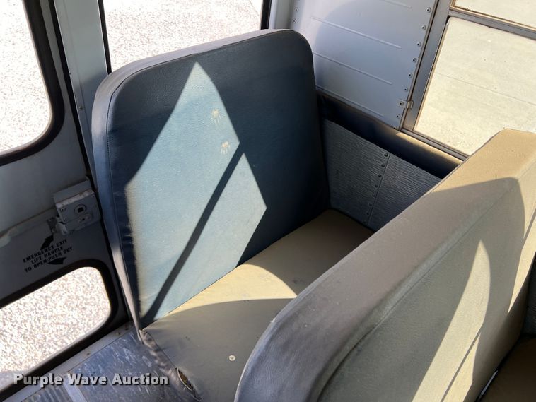 image for item LI9356 2001 Thomas  school bus