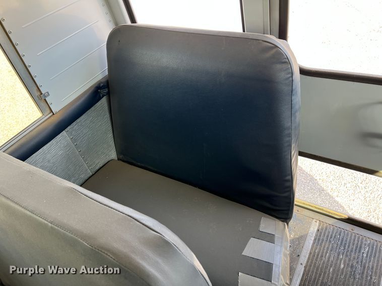 image for item LI9356 2001 Thomas  school bus