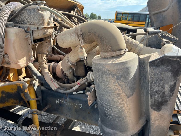 image for item LI9356 2001 Thomas  school bus