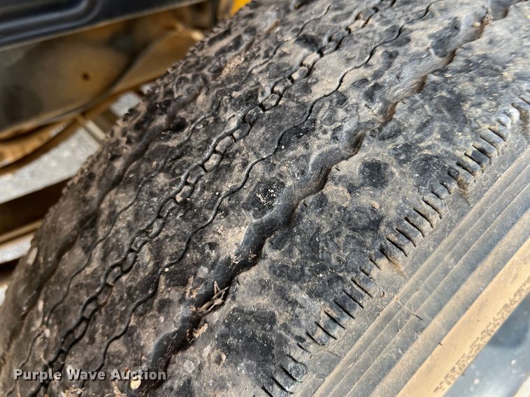 image for item LI9356 2001 Thomas  school bus