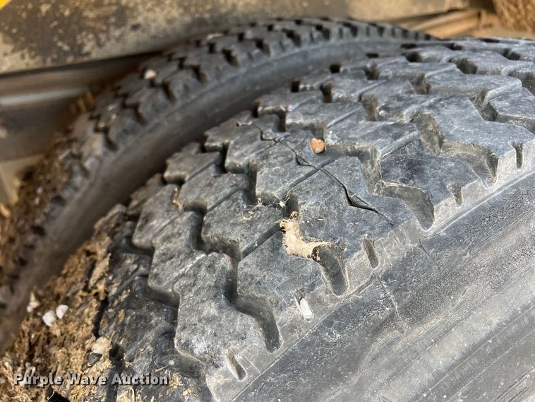 image for item LI9356 2001 Thomas  school bus