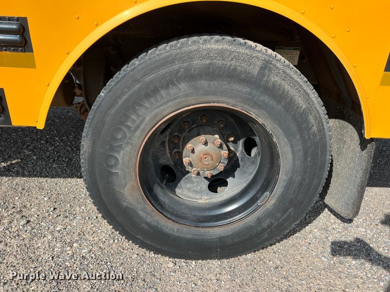 image for item LI9356 2001 Thomas  school bus