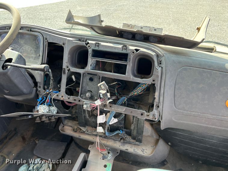 image for item LI9357 2007 Thomas  school bus