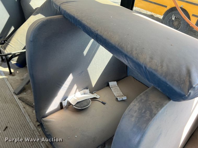 image for item LI9357 2007 Thomas  school bus