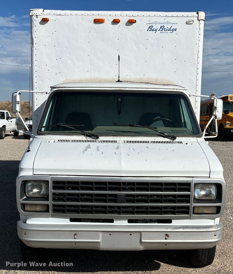 image for item LI9358 1992 Chevrolet G30  box truck