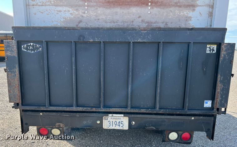 image for item LI9358 1992 Chevrolet G30  box truck