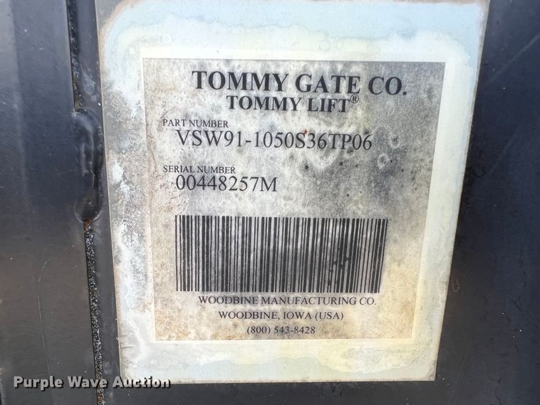 image for item LI9358 1992 Chevrolet G30  box truck