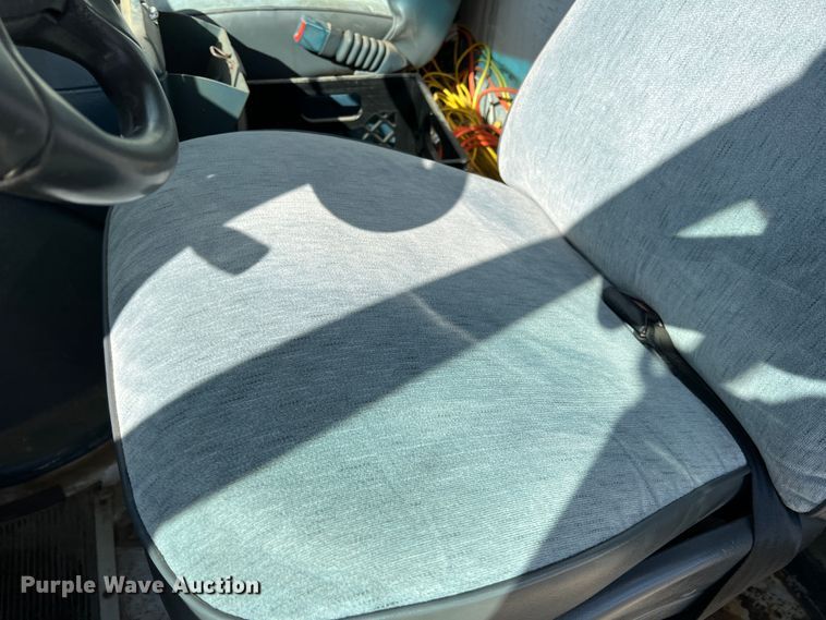 image for item LI9358 1992 Chevrolet G30  box truck