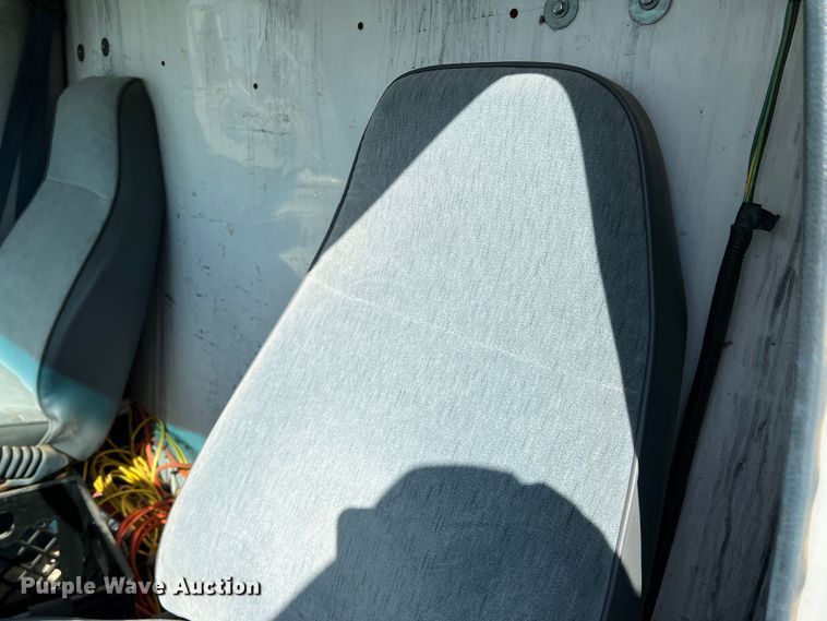 image for item LI9358 1992 Chevrolet G30  box truck