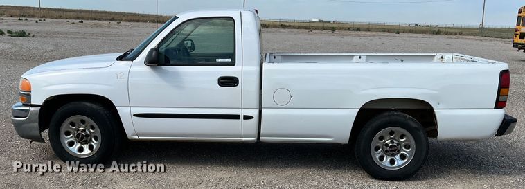image for item LI9359 2005 GMC Sierra 1500  pickup truck
