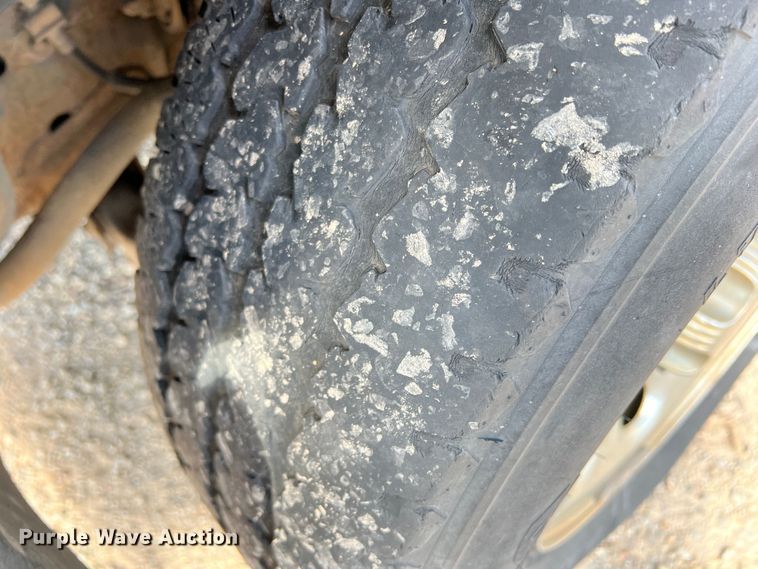 image for item LI9359 2005 GMC Sierra 1500  pickup truck