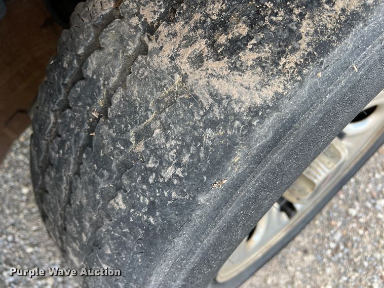 image for item LI9359 2005 GMC Sierra 1500  pickup truck