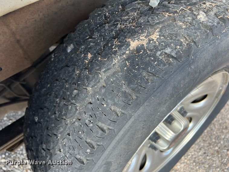 image for item LI9359 2005 GMC Sierra 1500  pickup truck