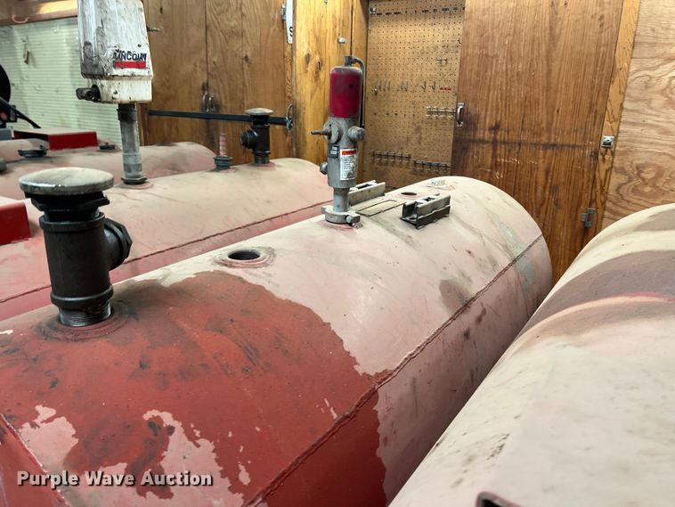 image for item LI9360 (6) We-Mac oil tanks