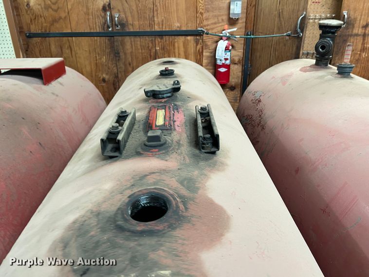 image for item LI9360 (6) We-Mac oil tanks