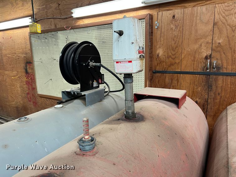 image for item LI9360 (6) We-Mac oil tanks