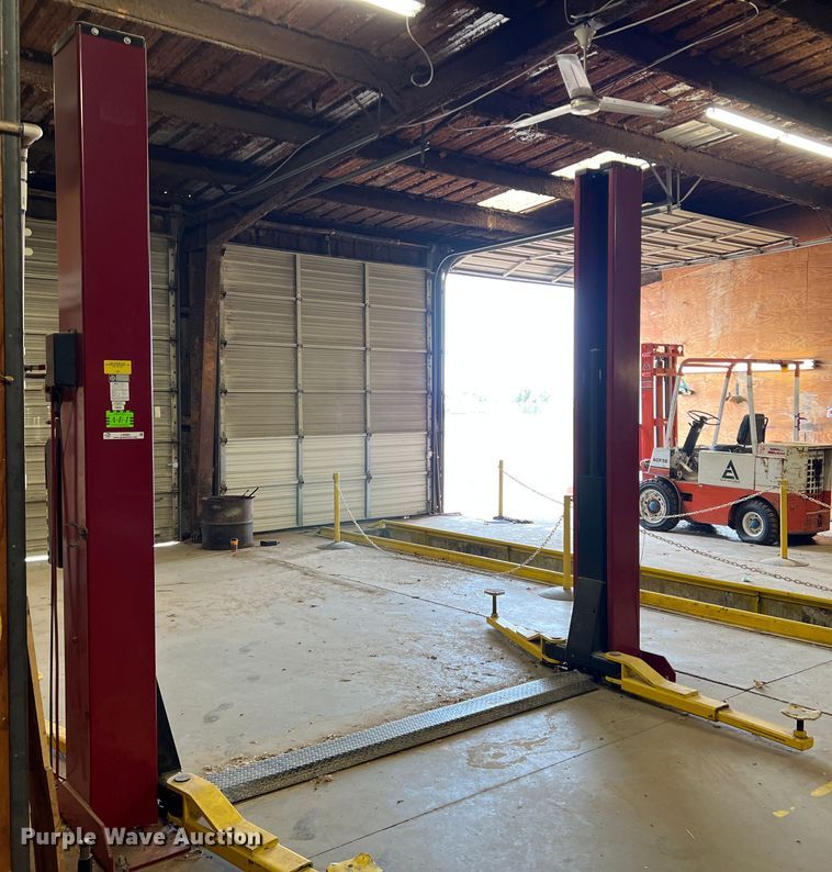 image for item LI9363 Ammco 82900F  two post automotive lift