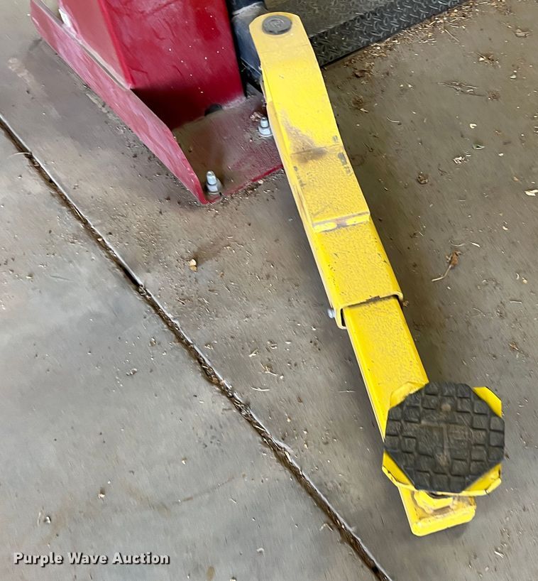 image for item LI9363 Ammco 82900F  two post automotive lift