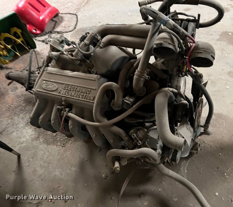 image for item LI9364 Ford  engine