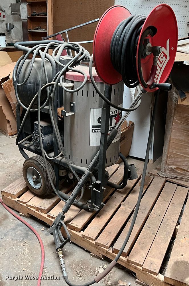 image for item LI9365 Northstar  hot water pressure washer