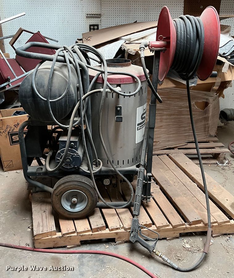 image for item LI9365 Northstar  hot water pressure washer