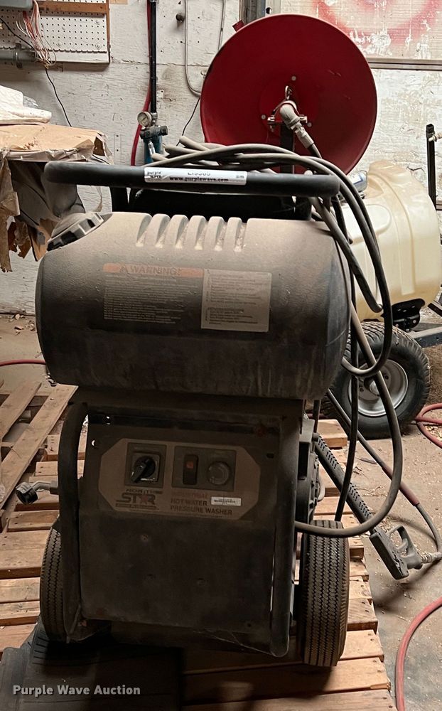 image for item LI9365 Northstar  hot water pressure washer