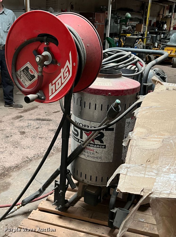 image for item LI9365 Northstar  hot water pressure washer