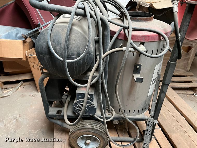 image for item LI9365 Northstar  hot water pressure washer