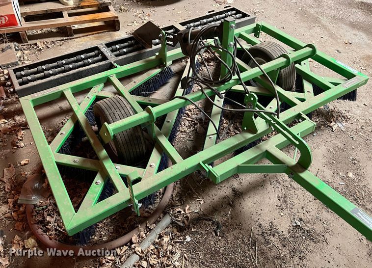 image for item LI9366 GreensGroomer  turf groomer