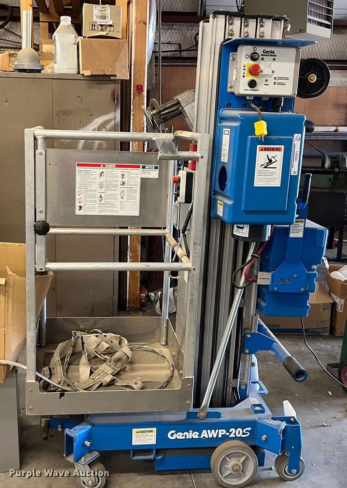 image for item LI9368 Genie AWP-20S  vertical lift