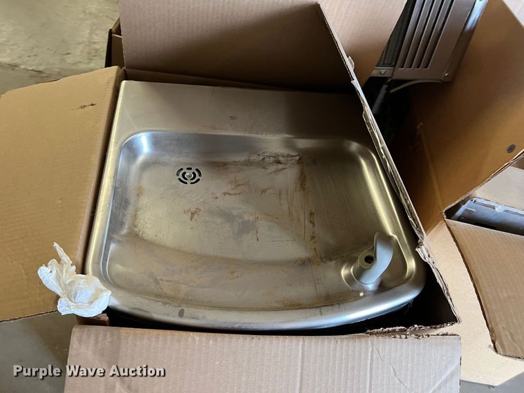 image for item LI9369 Approximately 54 water fountains