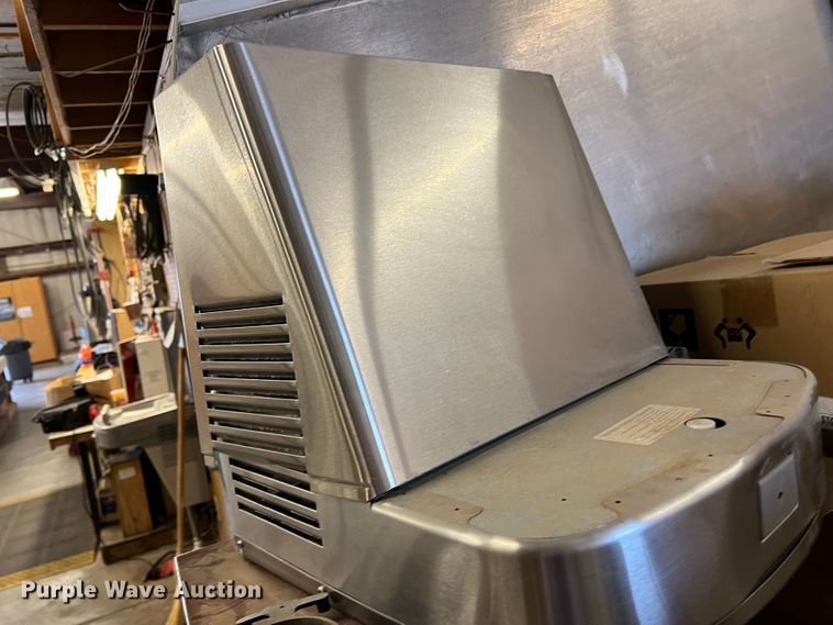 image for item LI9369 Approximately 54 water fountains