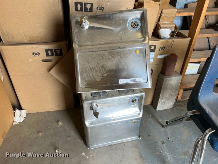 image for item LI9369 Approximately 54 water fountains
