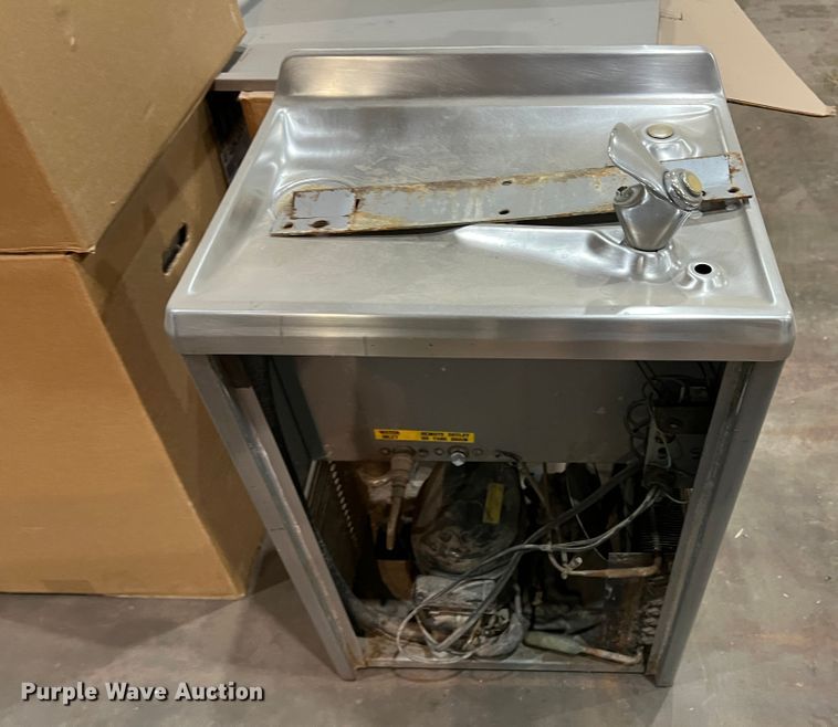 image for item LI9369 Approximately 54 water fountains