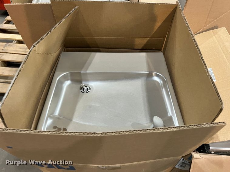 image for item LI9369 Approximately 54 water fountains