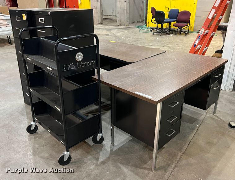 image for item LI9371 Office furniture