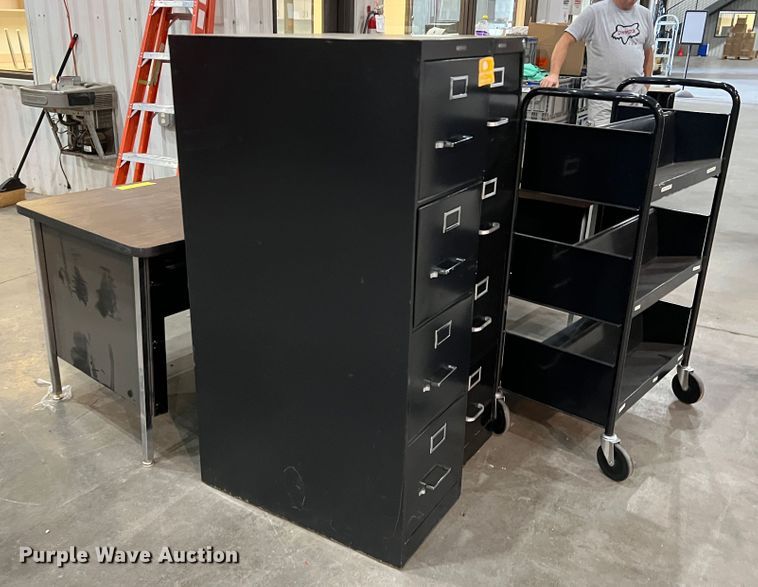 image for item LI9371 Office furniture